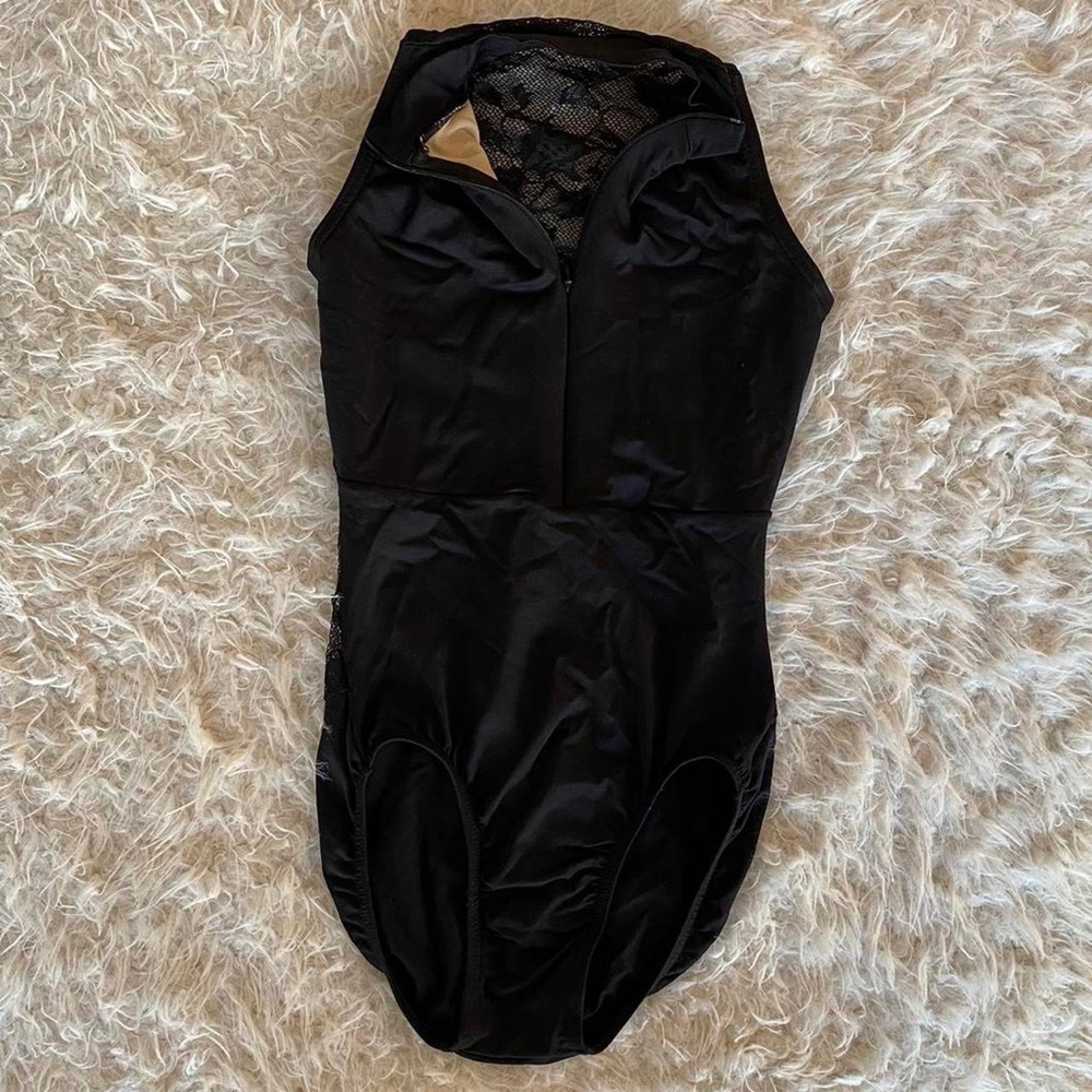 xs lace zip up leo